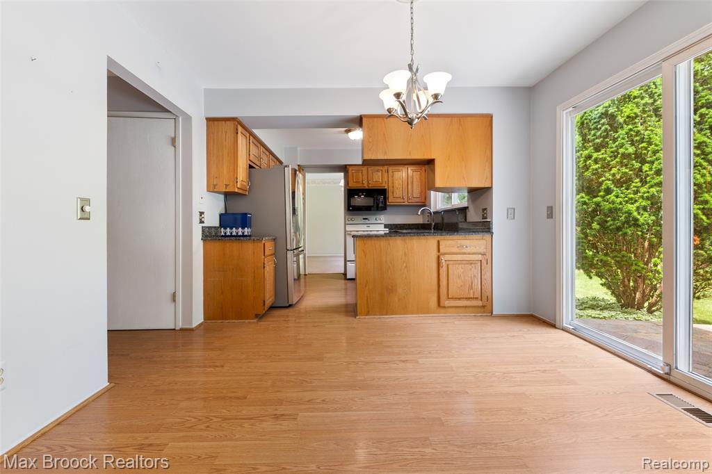 683 Thurber Drive, Troy, MI 48085 — Photo 27