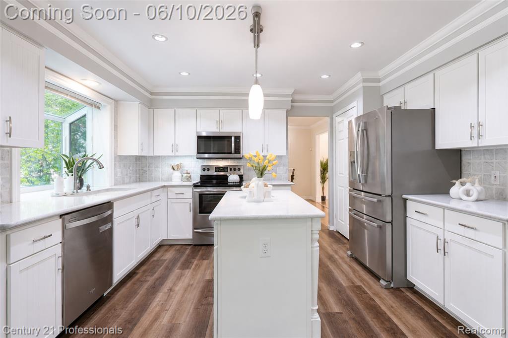425 Cherry Grove Lane, Walled Lake, MI 48390 — Photo 25