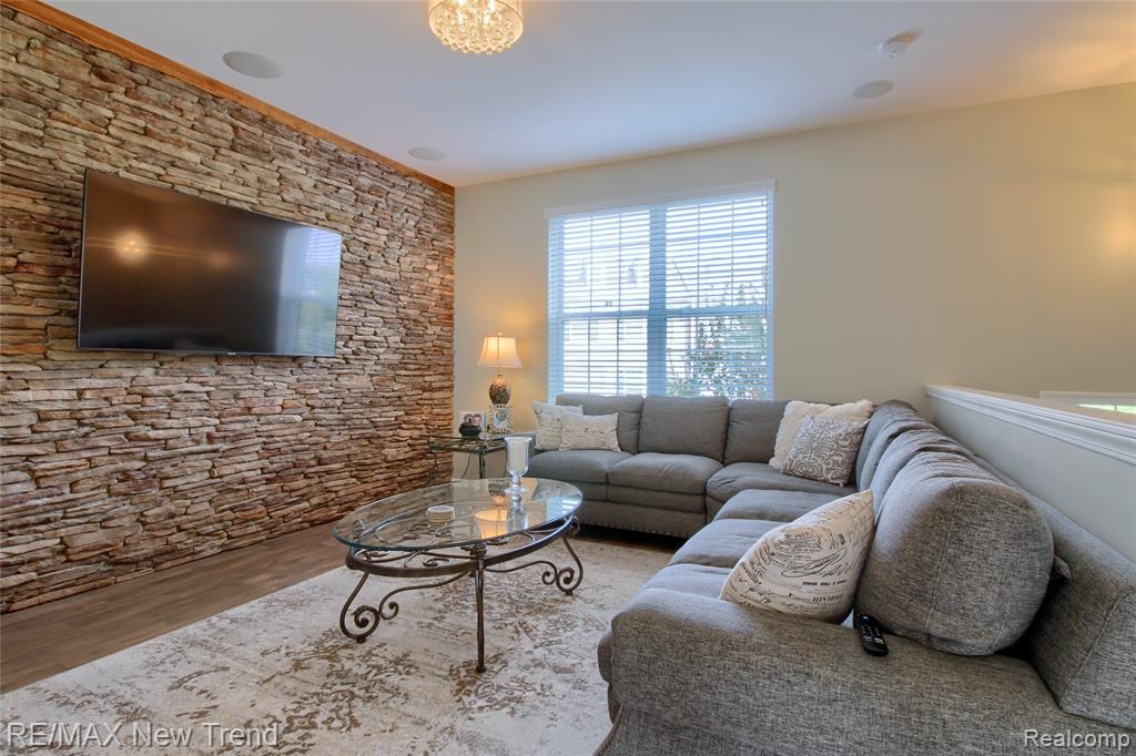 44509 Ellery Lane, Novi, MI 48377 — Photo 8