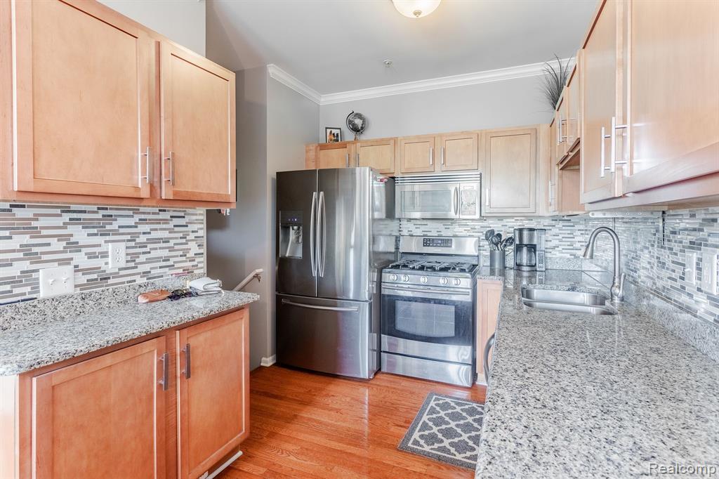 621 SUMMERFIELD Drive, Westland, MI — Photo 12
