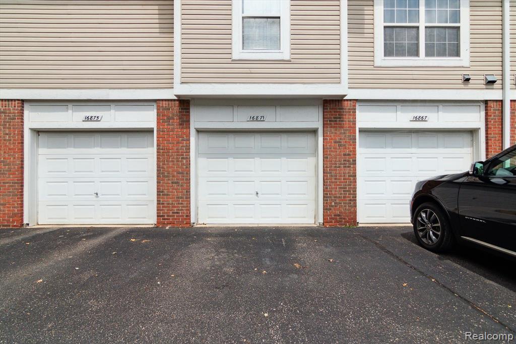 16871 DOVER Drive, Northville, MI 48168 — Photo 29