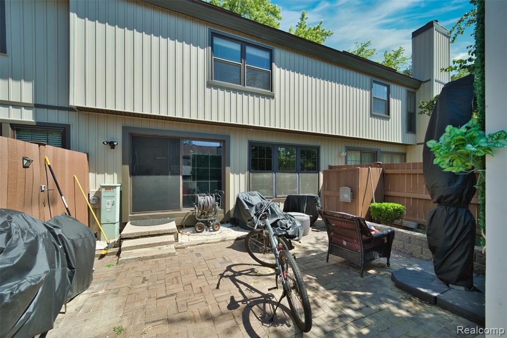 25279 Greenbrooke Drive, Southfield, MI 48033 — Photo 18