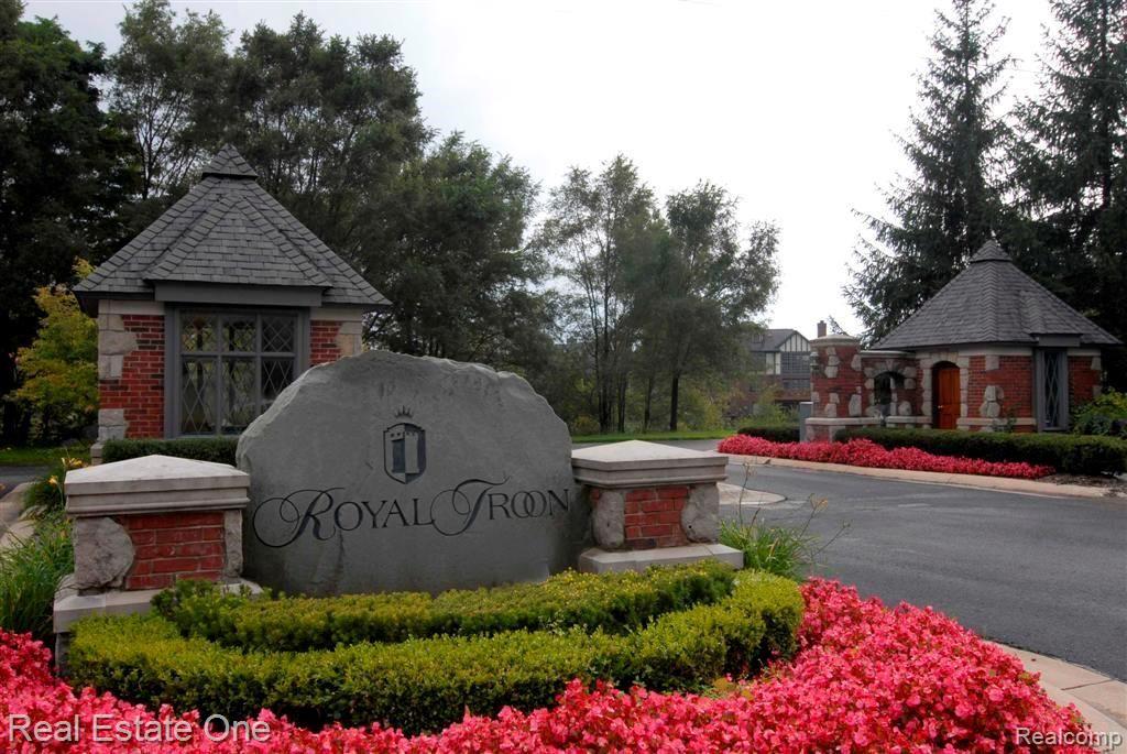 66 SANDHILLS Lane, Lake Orion, MI 48362 — Photo 4