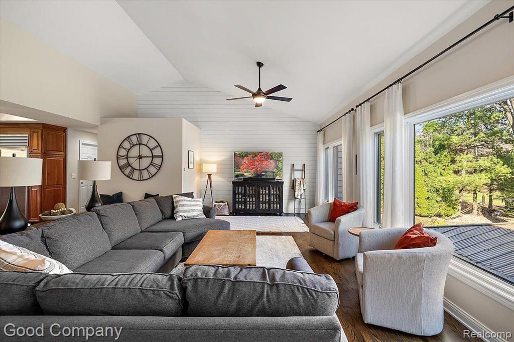 4671 BURNLEY Drive, Bloomfield Hills, MI 48304 — Photo 14