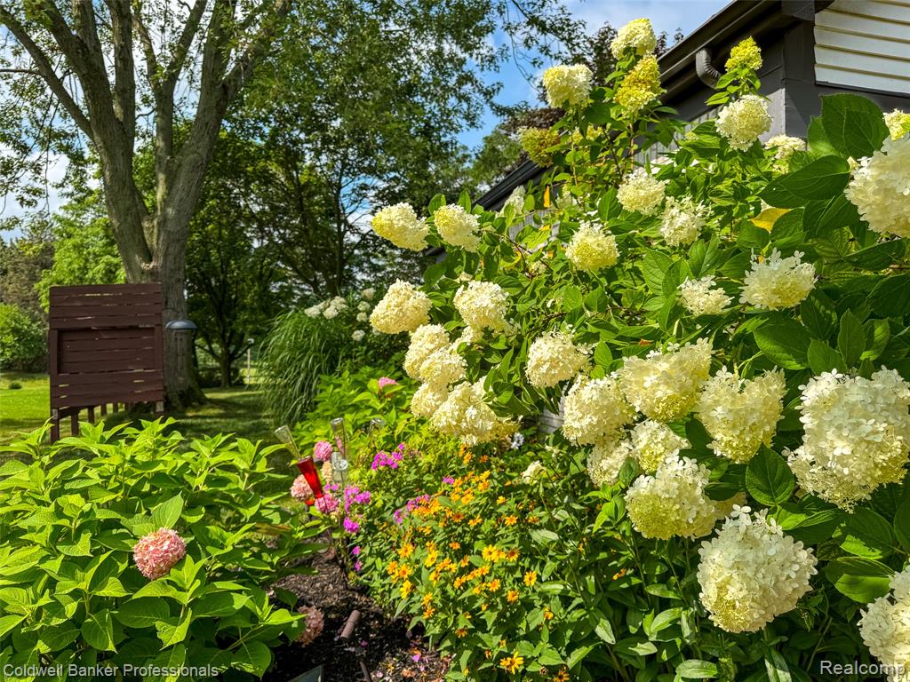 5075 Bayside Drive, Troy, MI 48098 — Photo 49