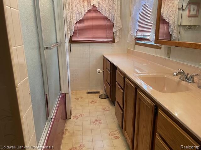 5447 Rensselear, Lapeer, MI 48446 — Photo 16