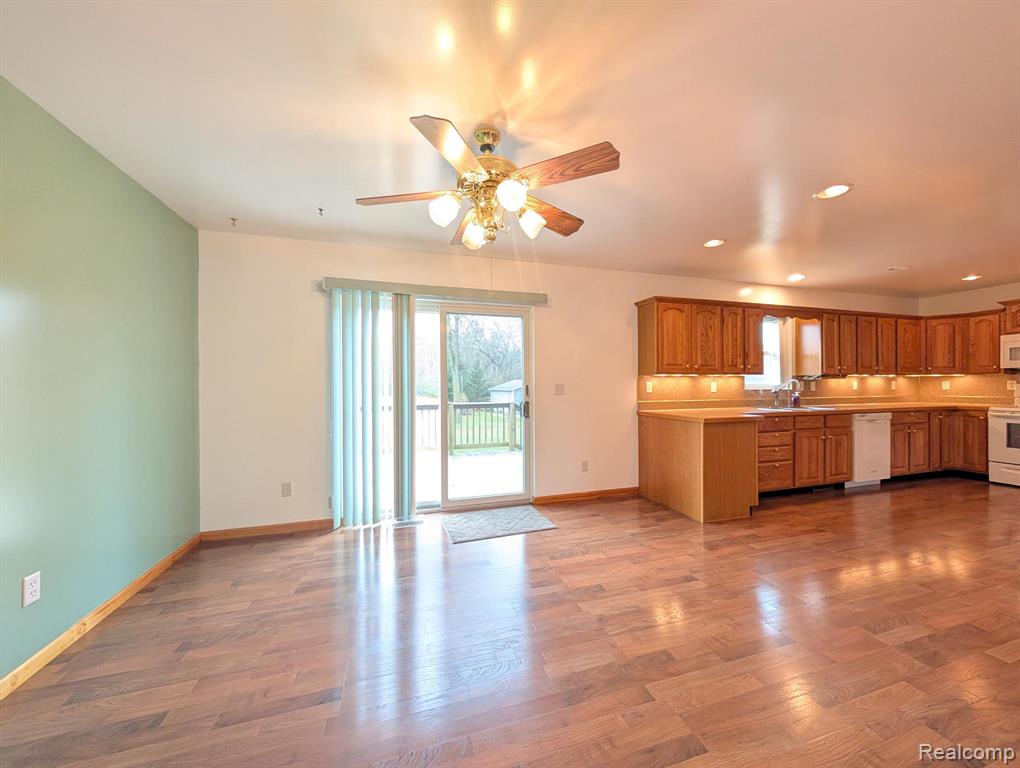 6185 N Vassar Road, Flint, MI 48506 — Photo 7