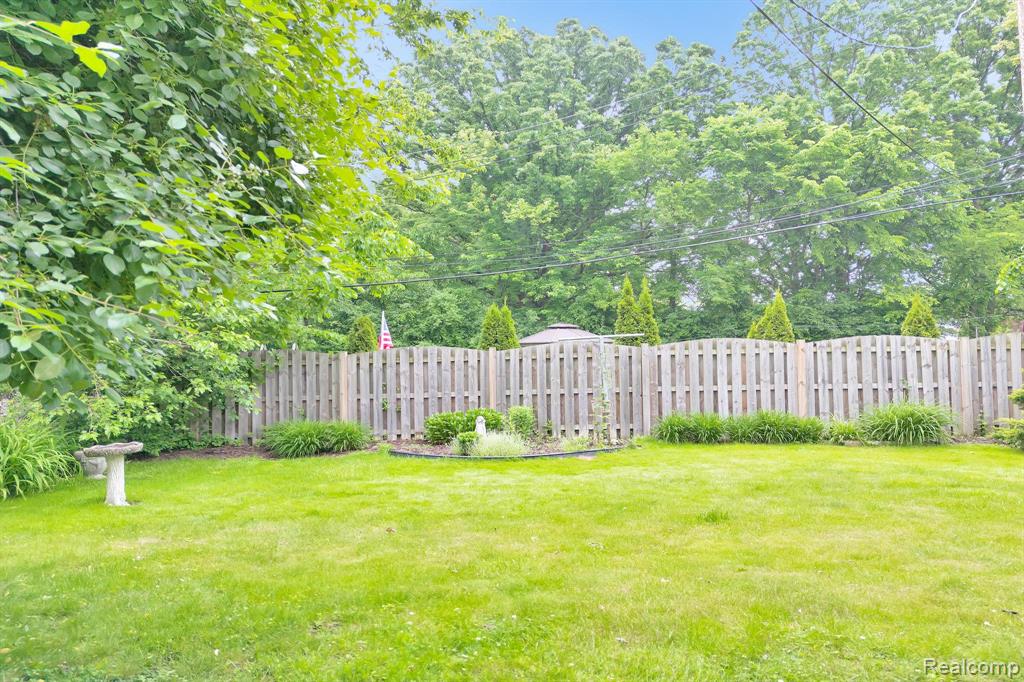 450 N Bywood Avenue, Clawson, MI — Photo 48