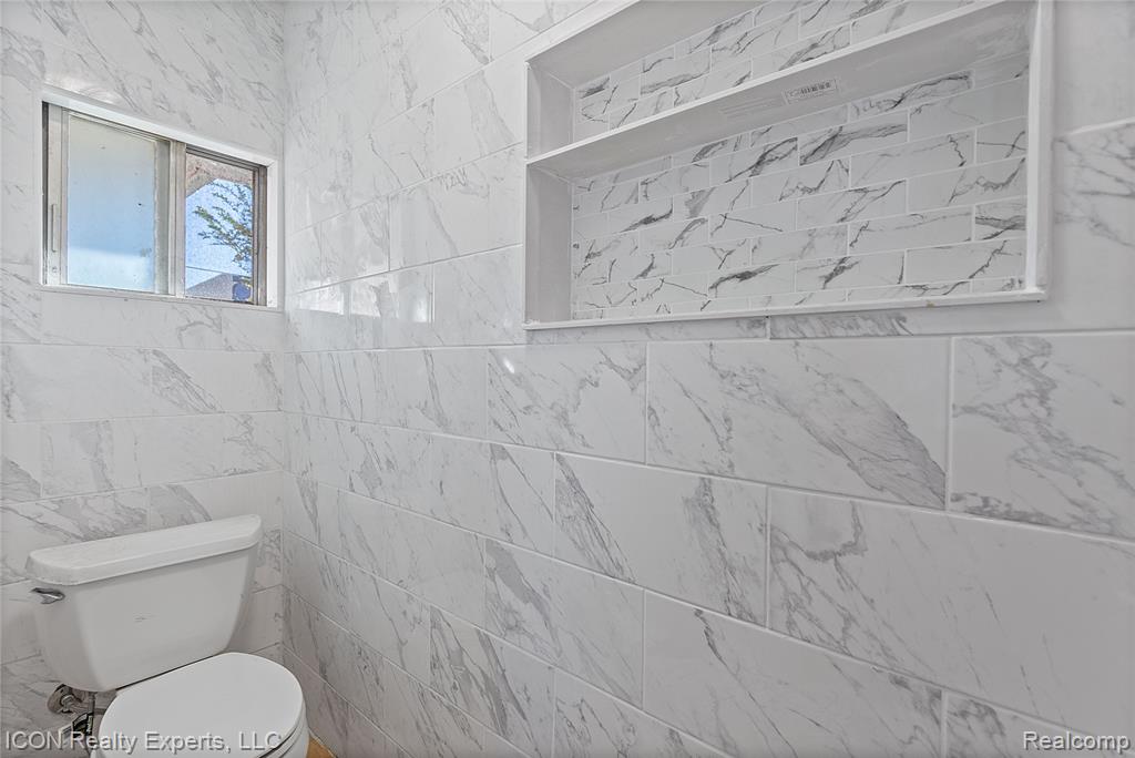 5072 15 Mile Road, Sterling Heights, MI 48310 — Photo 13