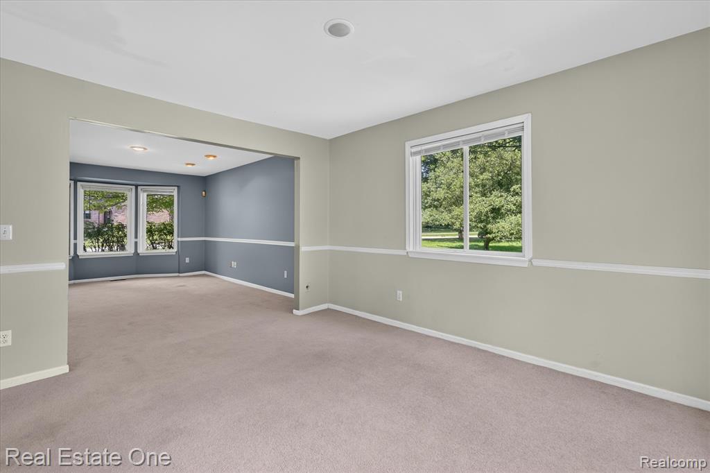 9610 Forest Ridge Drive, Clarkston, MI 48348 — Photo 11