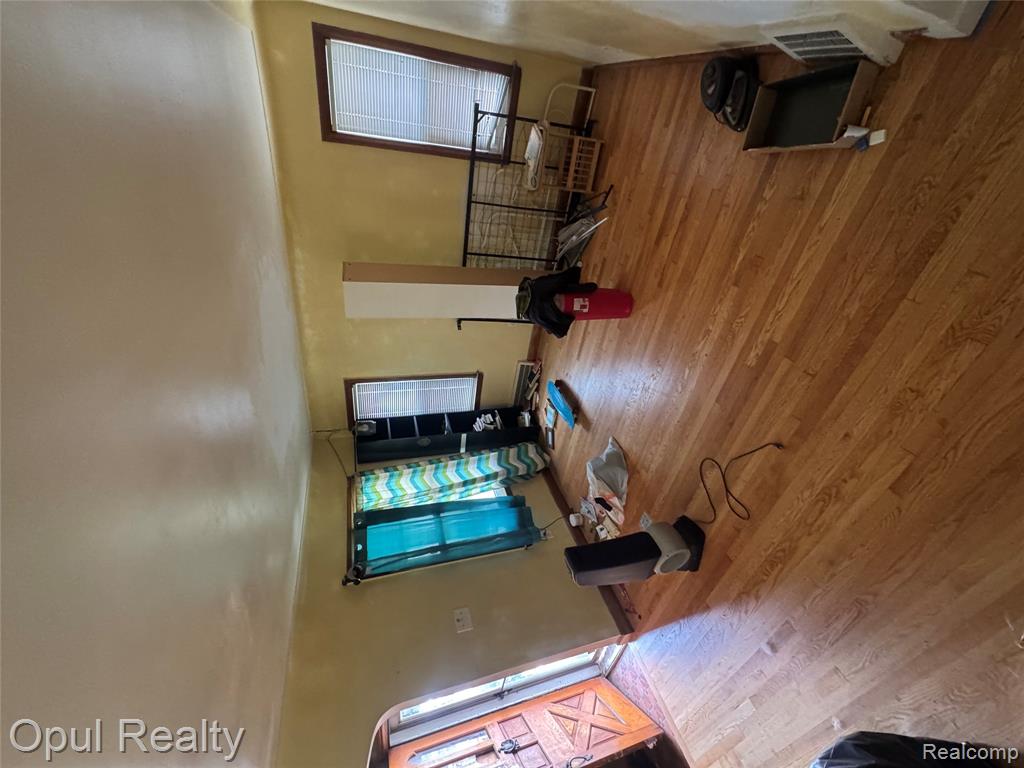 6884 Memorial Avenue, Detroit, MI 48228 — Photo 3