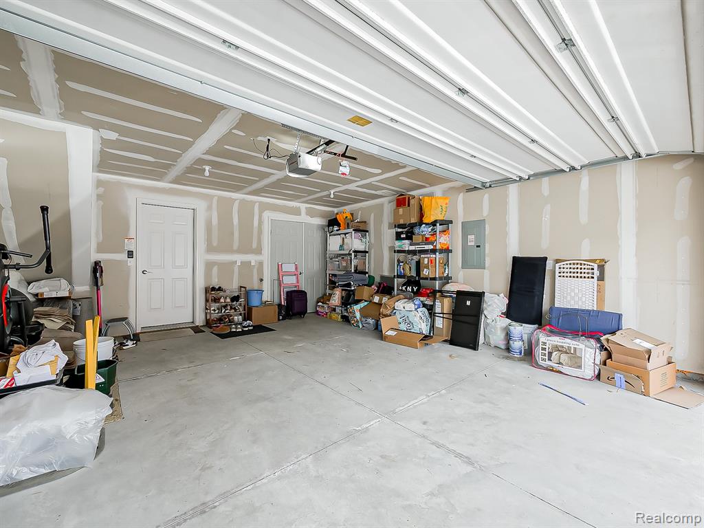 47707 Alden Terrace N, Northville, MI — Photo 32