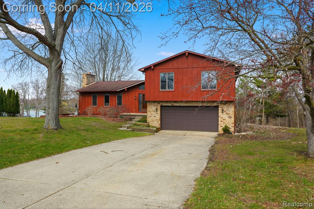 11509 Nora Drive, Fenton, MI 48430 — front exterior