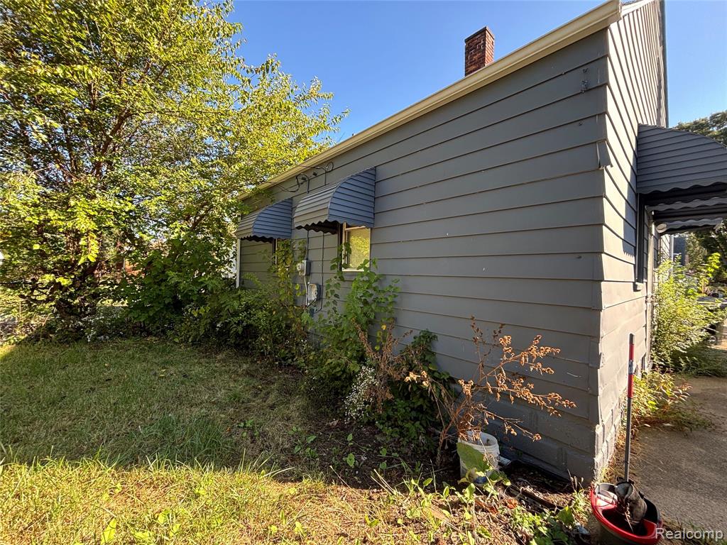 7647 Greenview Avenue, Detroit, MI 48228 — Photo 3