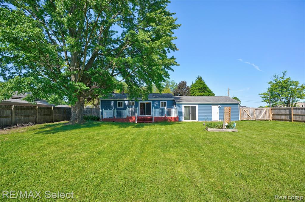 4075 Bristolwood Drive, Flint, MI 48507 — Photo 20