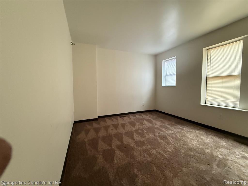 590 PARKVIEW Drive, Detroit, MI 48214 — Photo 12