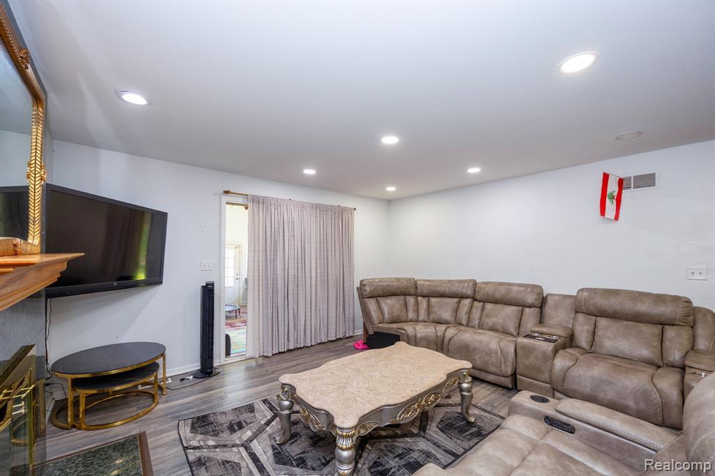 5858 Reuter Street, Dearborn, MI 48126 — Photo 23