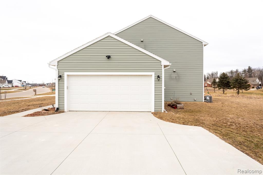 7193 PRIMROSE Lane, Grand Blanc, MI 48439 — Photo 4