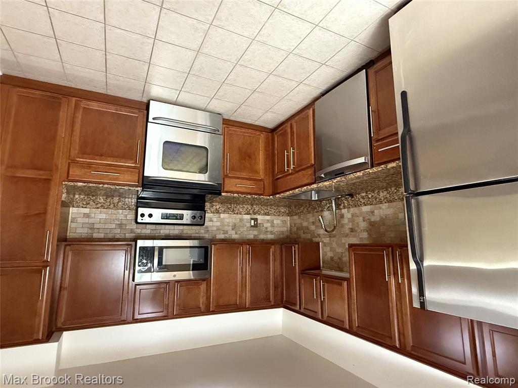 6109 Orchard Lake Road, West Bloomfield, MI — Photo 6