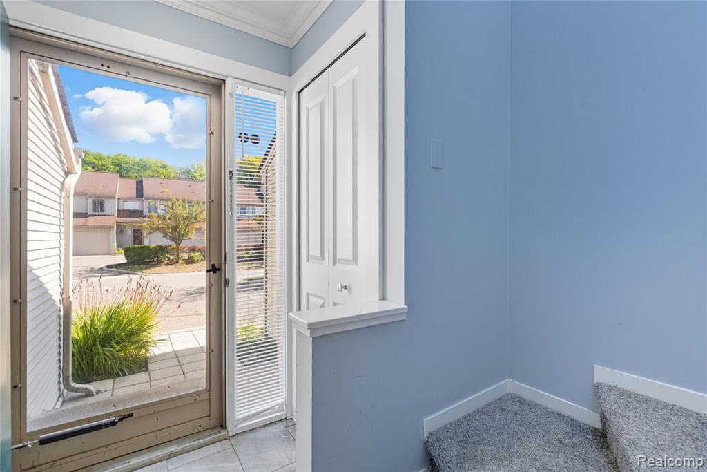 629 Ashley Circle, Rochester Hills, MI 48307 — Photo 11