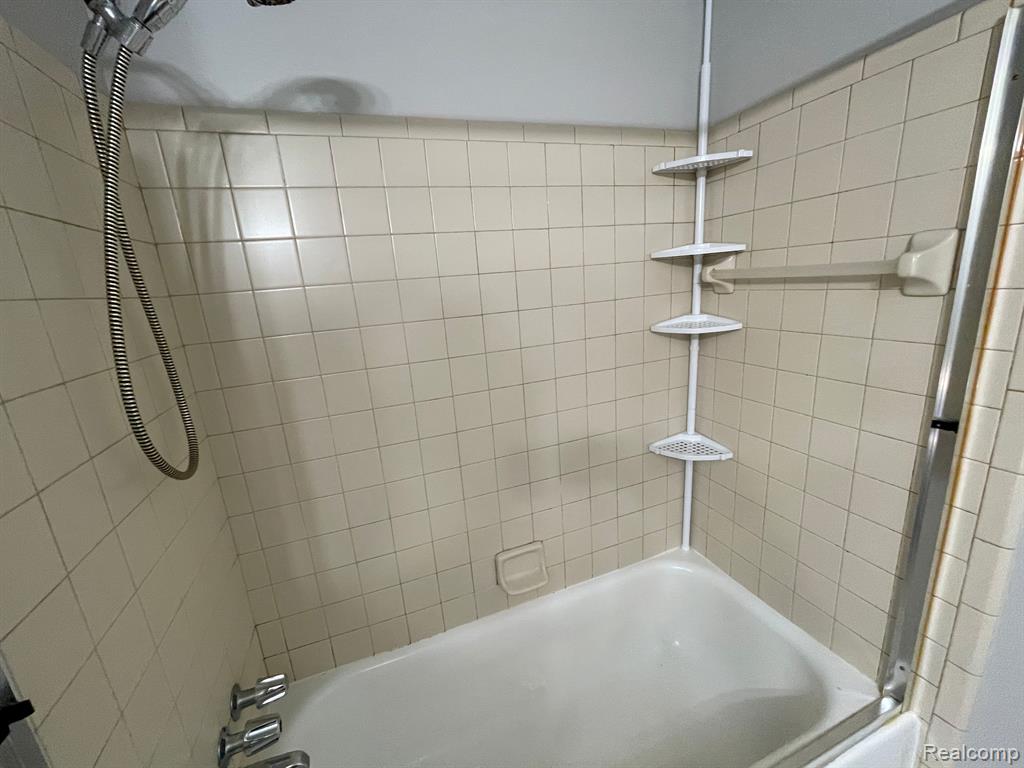 7460 CENTRAL ST APT 3, Westland, MI — Photo 15