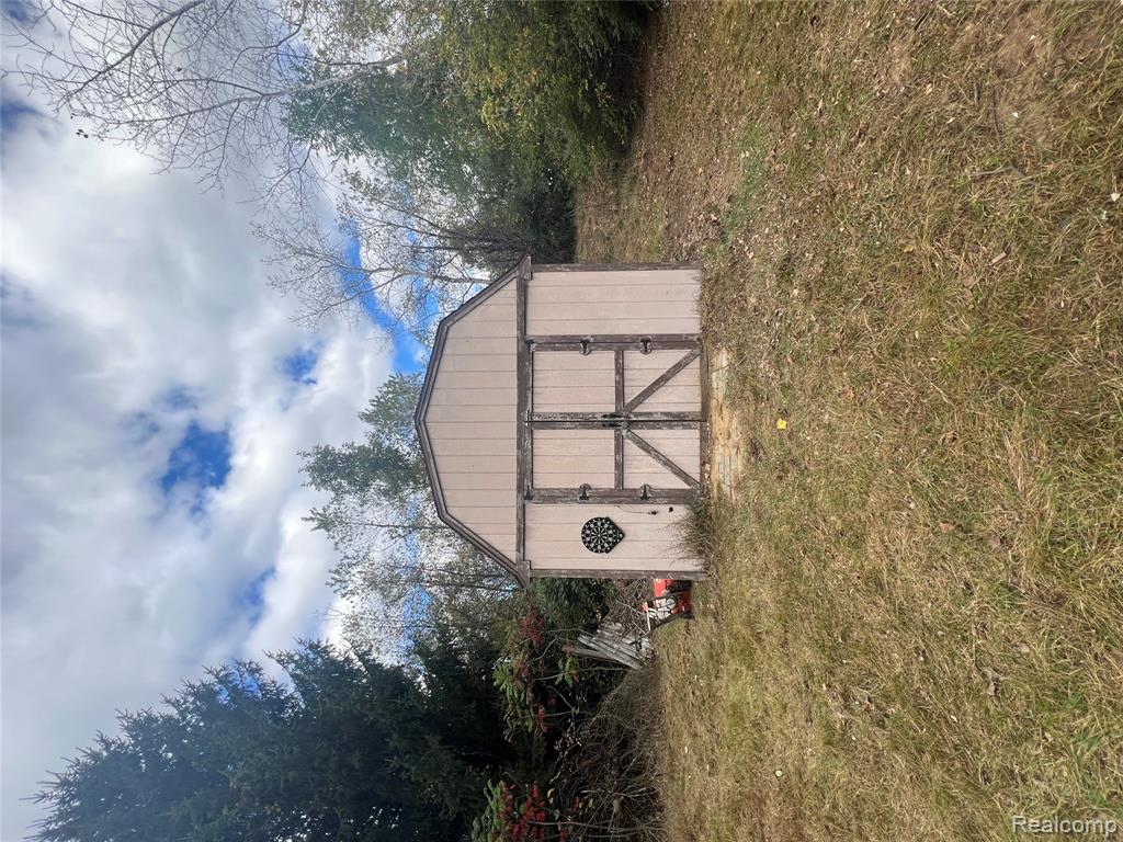 2988 W Snover Road, Mayville Vlg, MI 48744 — Photo 10