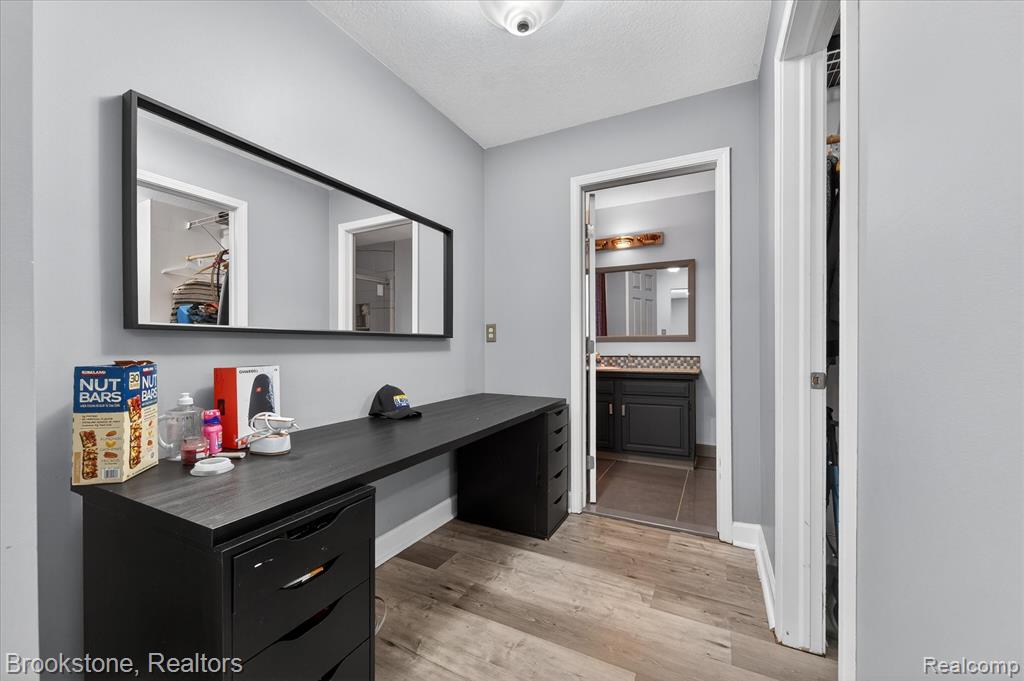 1980 Oakville Waltz Road, New Boston, MI 48164 — Photo 19