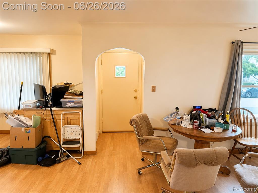 8056 Central, Center Line, MI 48015 — Photo 5