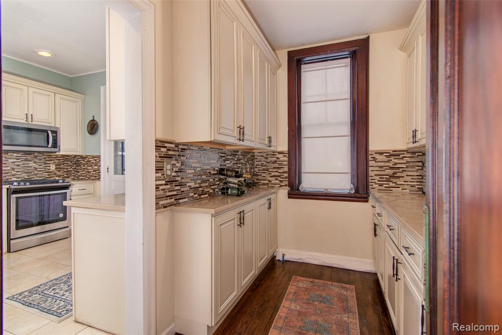 22 Edison Street, Detroit, MI 48202 — Photo 13