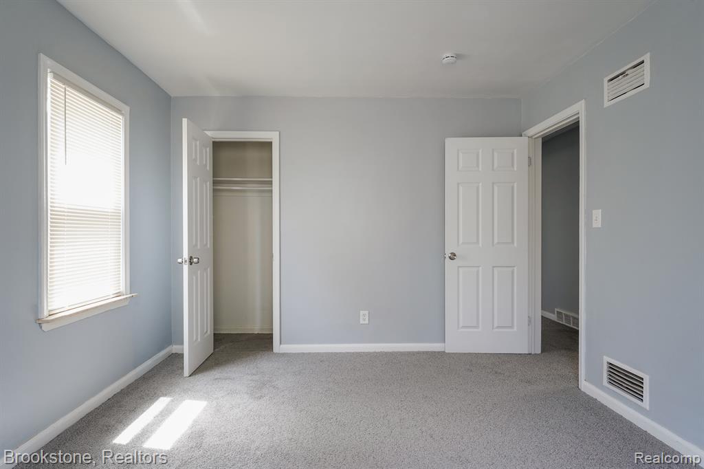 4226 CADILLAC Avenue, Wayne, MI 48184 — Photo 14
