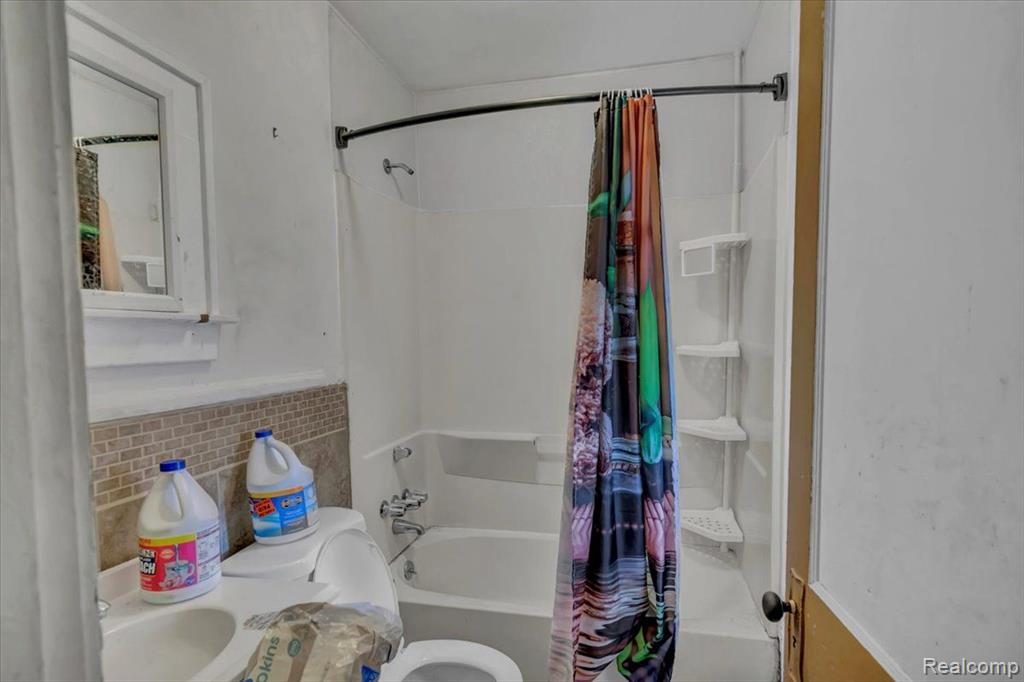 7556 SAINT MARYS Street, Detroit, MI 48228 — Photo 14