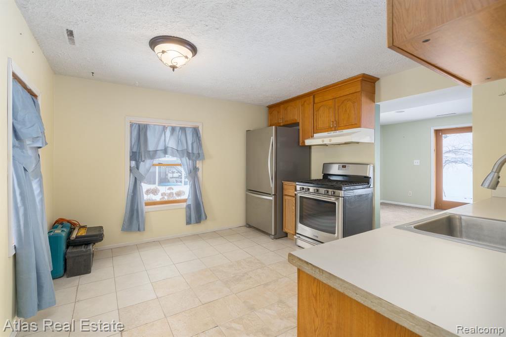 10128 Dar Lane, Goodrich Vlg, MI — Photo 24