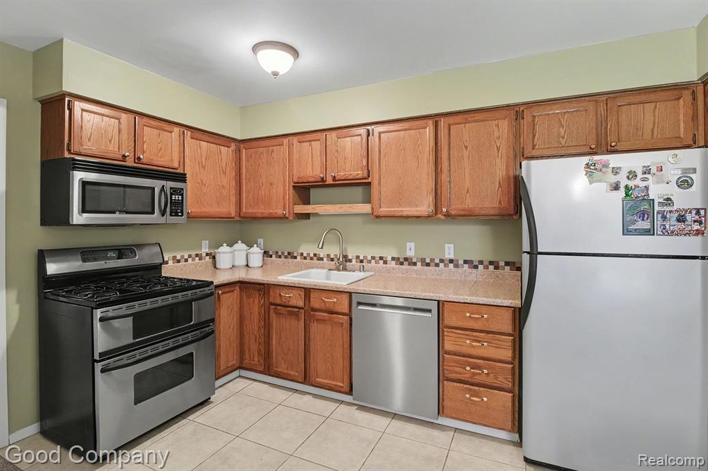 616 Tennyson, Rochester Hills, MI 48307 — Photo 5