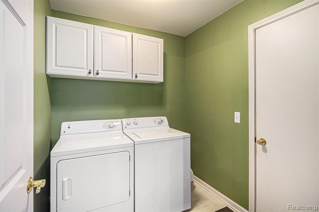 6438 Club Court W, Grand Blanc, MI 48439 — Photo 15