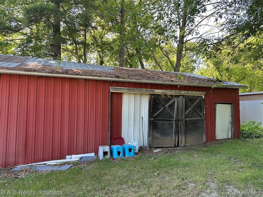 5009 Lapeer Road, Columbiaville, MI 48421 — Photo 25