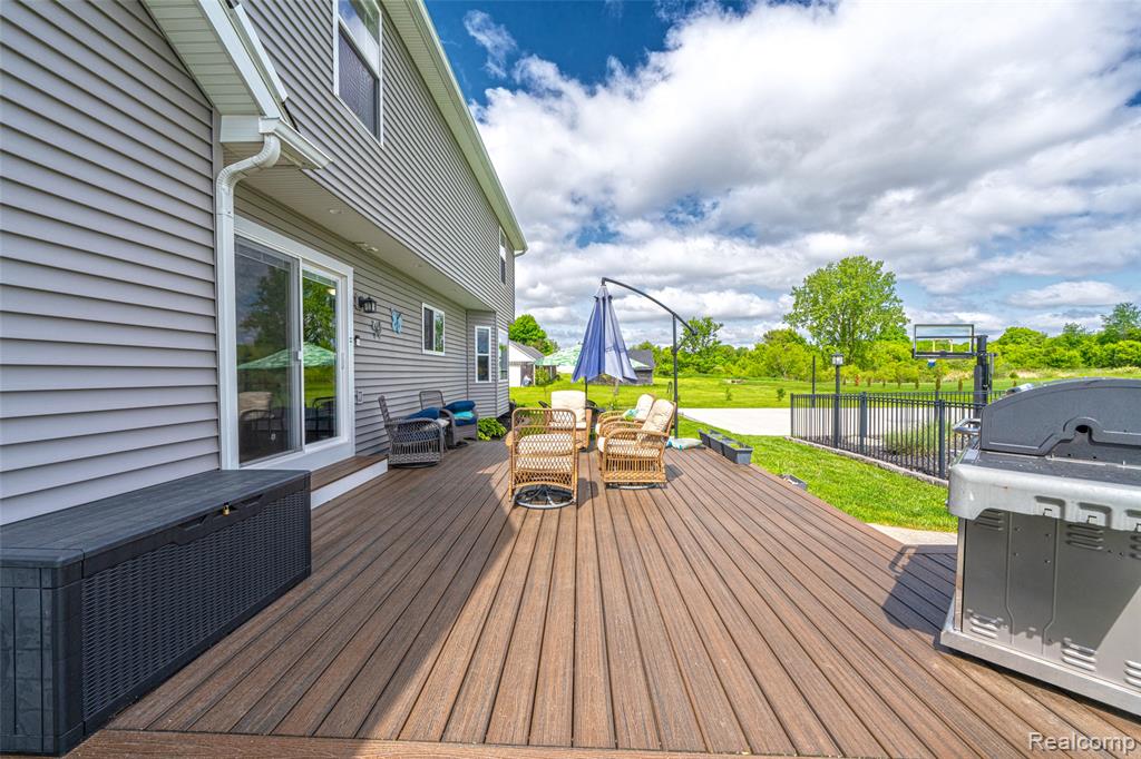 5015 LINDEMERE Drive, Fowlerville, MI 48836 — Photo 50