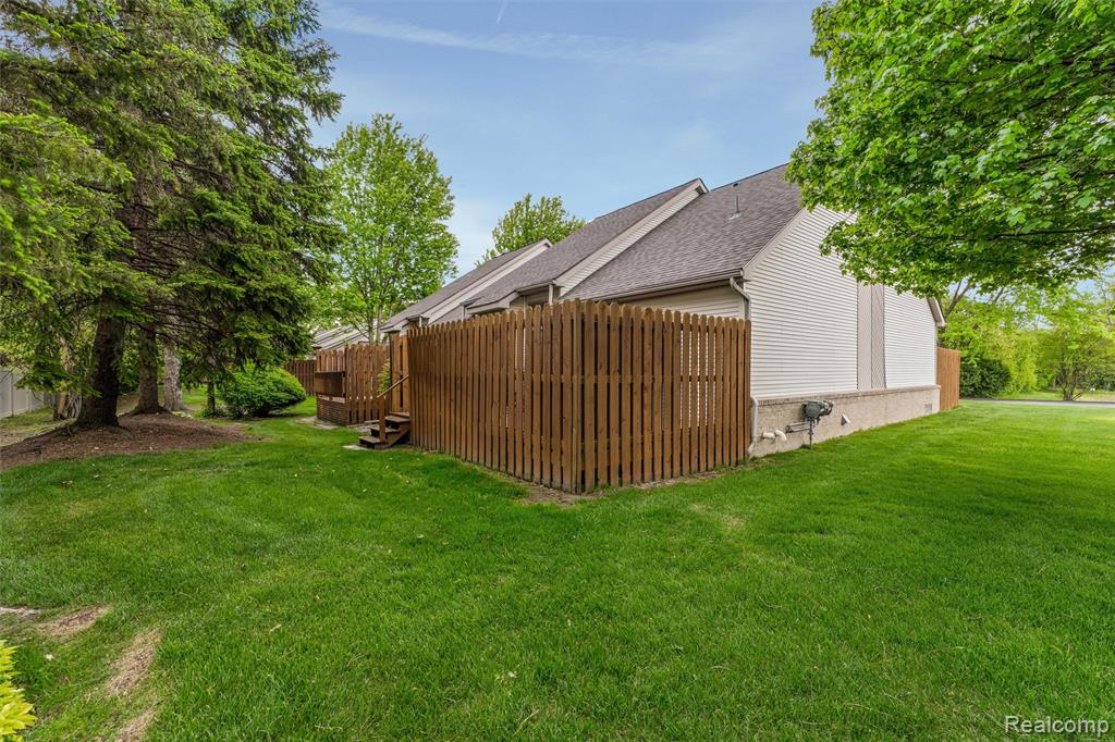 44500 Meadowcreek Lane, Canton, MI 48187 — Photo 42