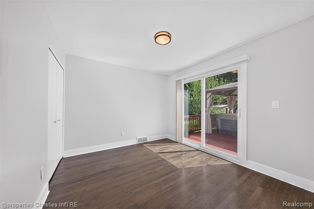 27856 Lenox Avenue, Madison Heights, MI 48071 — Photo 14