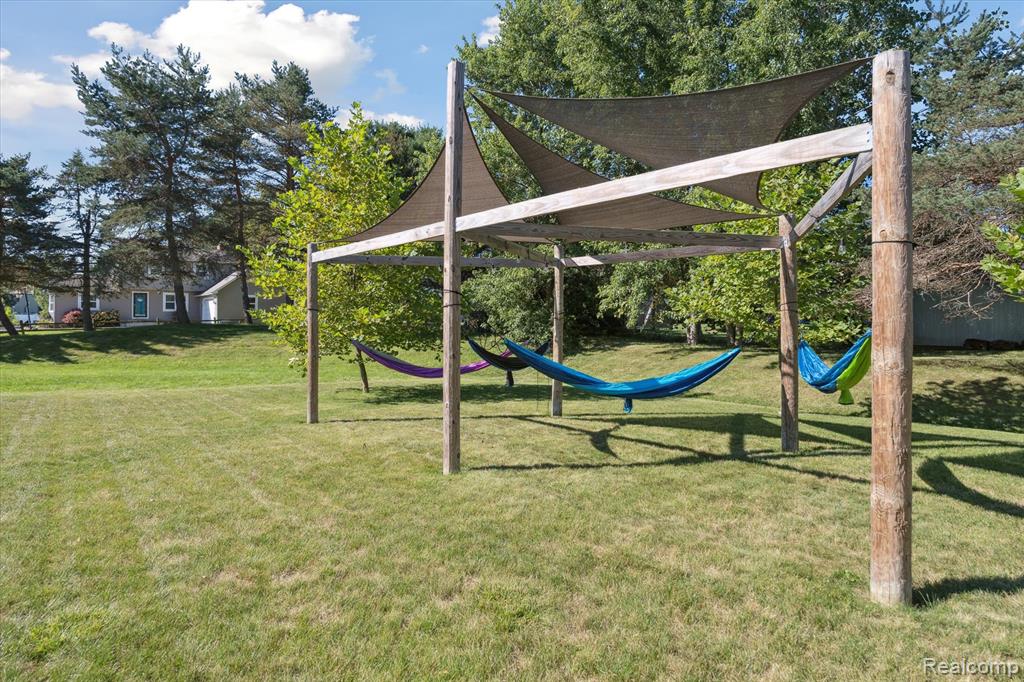 7056 Glenmeadow Court, Grand Blanc, MI 48439 — Photo 49