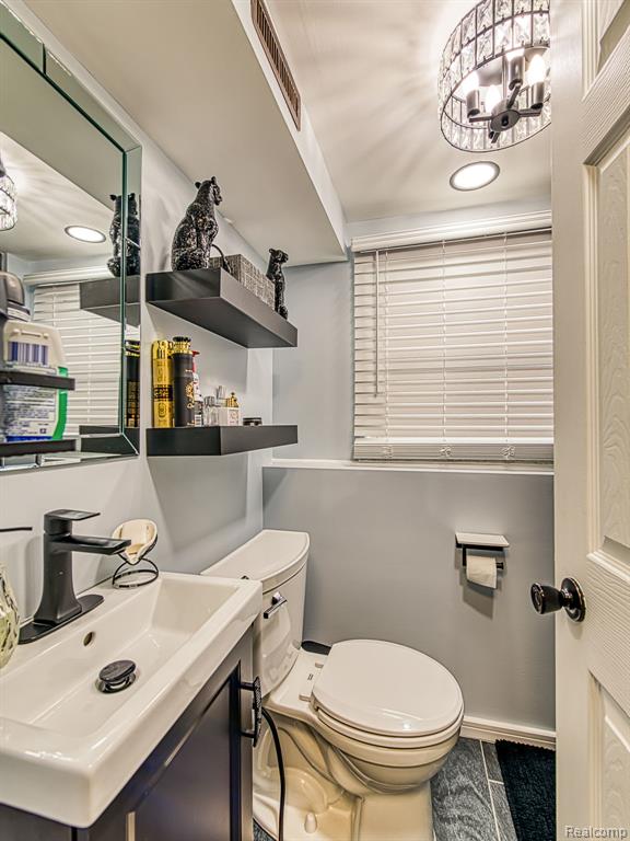 9514 Cass Avenue, Taylor, MI 48180 — Photo 16
