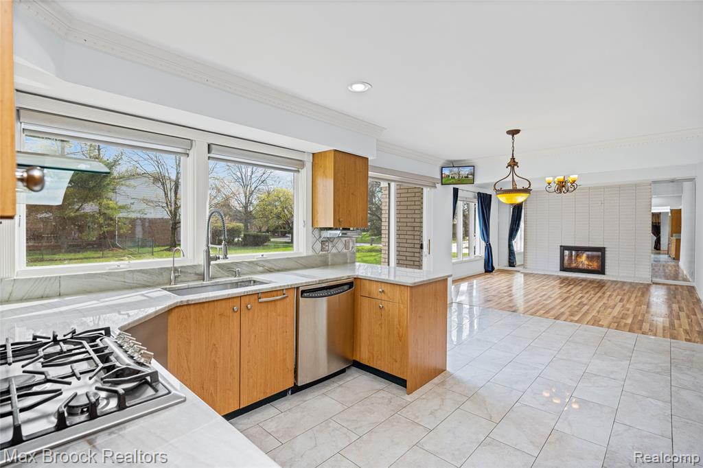 6240 Wynford Drive, West Bloomfield, MI — Photo 20