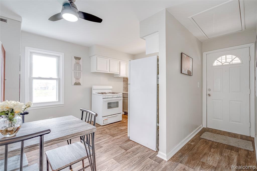 5961 Marvin Street, Taylor, MI 48180 — Photo 9