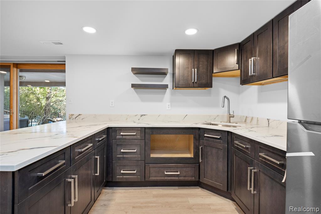4695 Maura Lane, West Bloomfield, MI 48323 — Photo 46