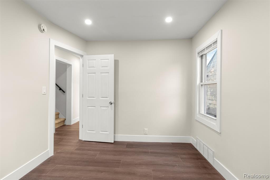 8900 Asbury Park, Detroit, MI 48228 — Photo 12