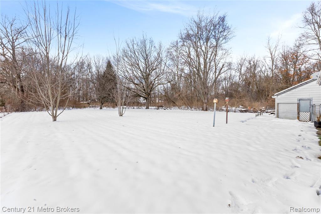 16032 Knobhill Drive, Linden, MI 48451 — Photo 8