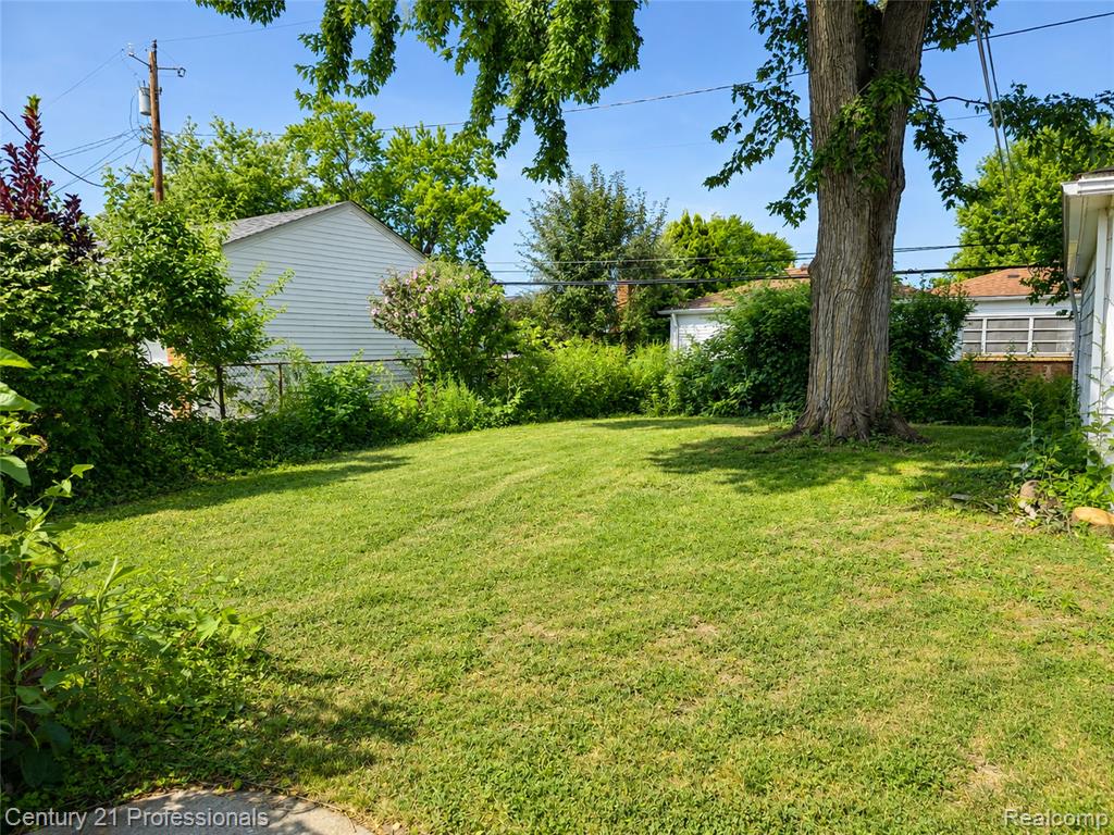 8563 Centralia Street, Dearborn Heights, MI 48127 — Photo 21