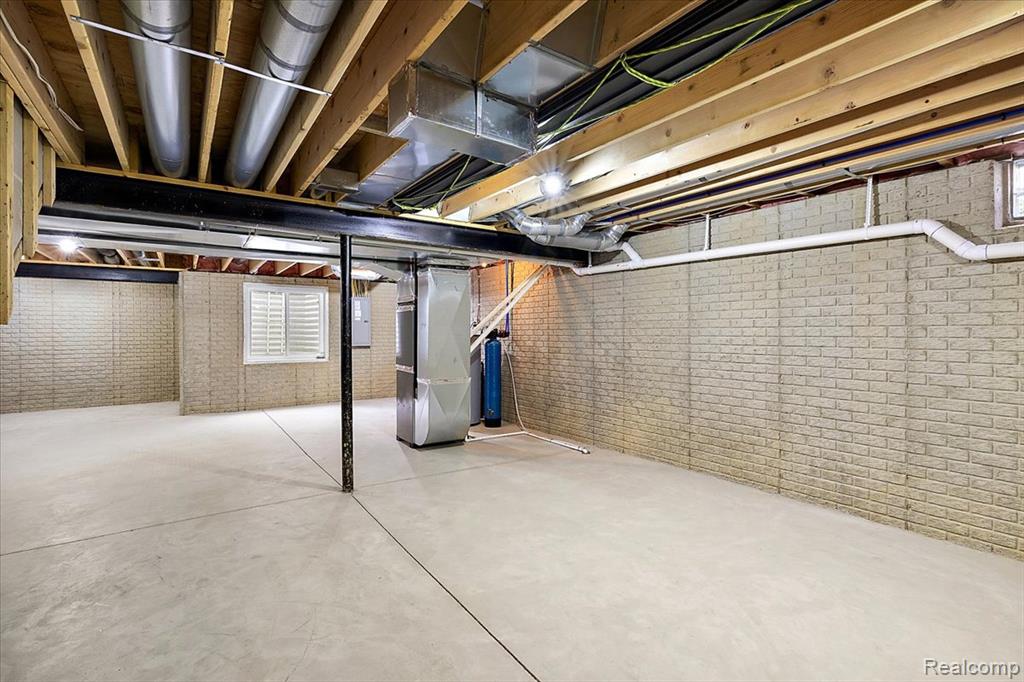 4253 Mandalay Avenue, Royal Oak, MI 48073 — Photo 32