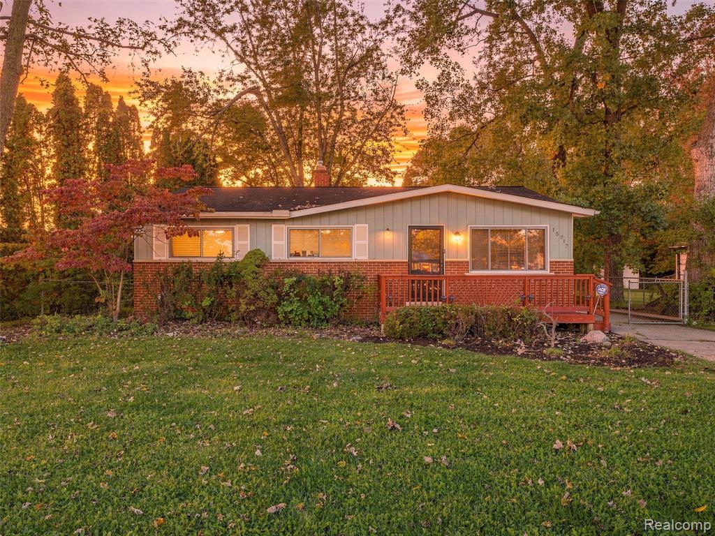 15317 Green Lane Avenue, Livonia, MI 48154
