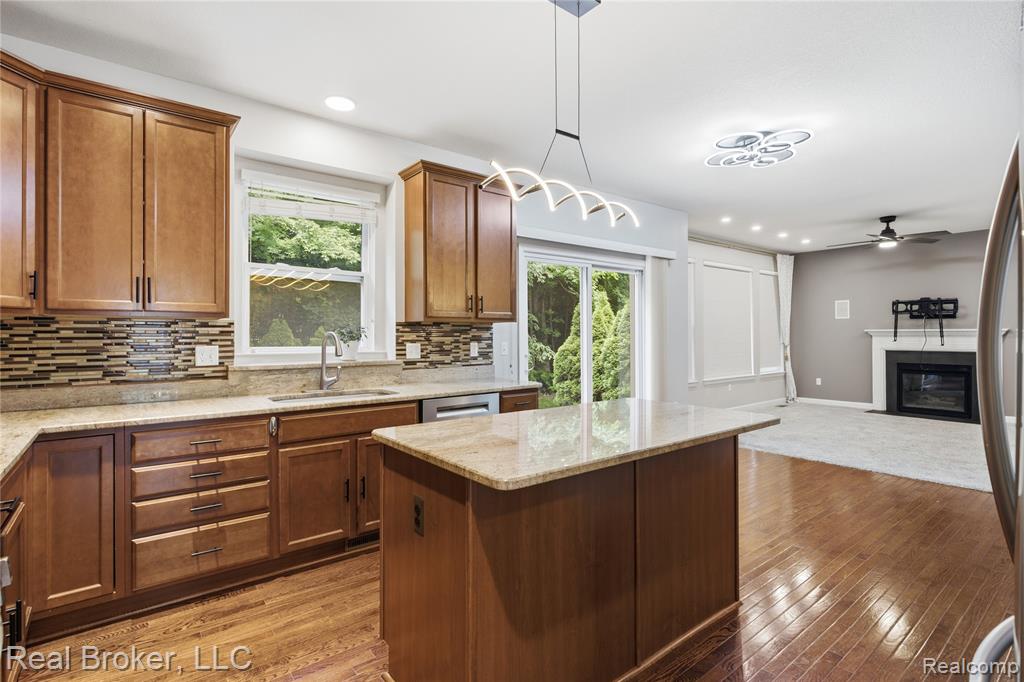 26978 Maxwell Court, Novi, MI — Photo 6