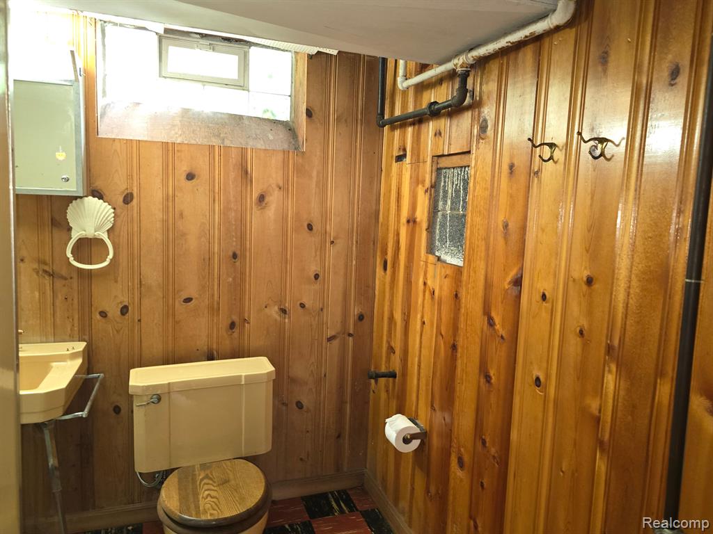 950 N YORK Street, Dearborn, MI 48128 — Photo 29